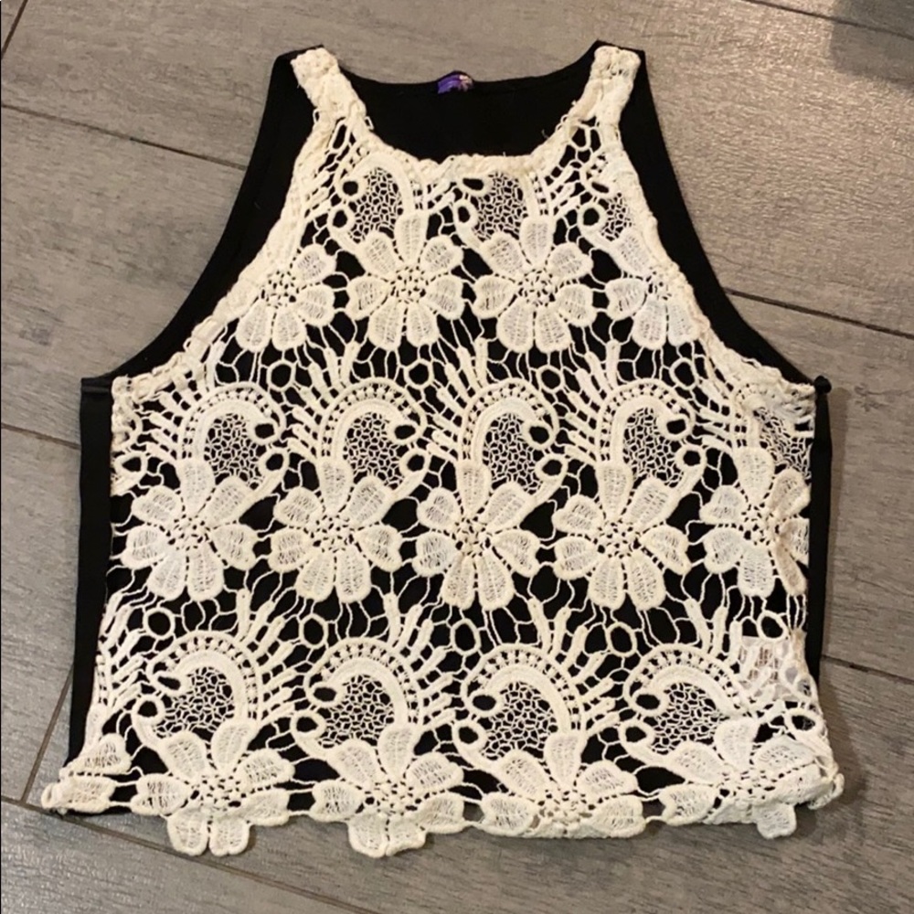 Crop top - Picture 2 of 3